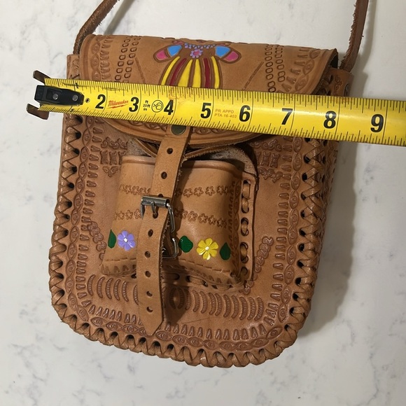 Tan Crossbody Bag with Sleek Design - Picture 9 of 12